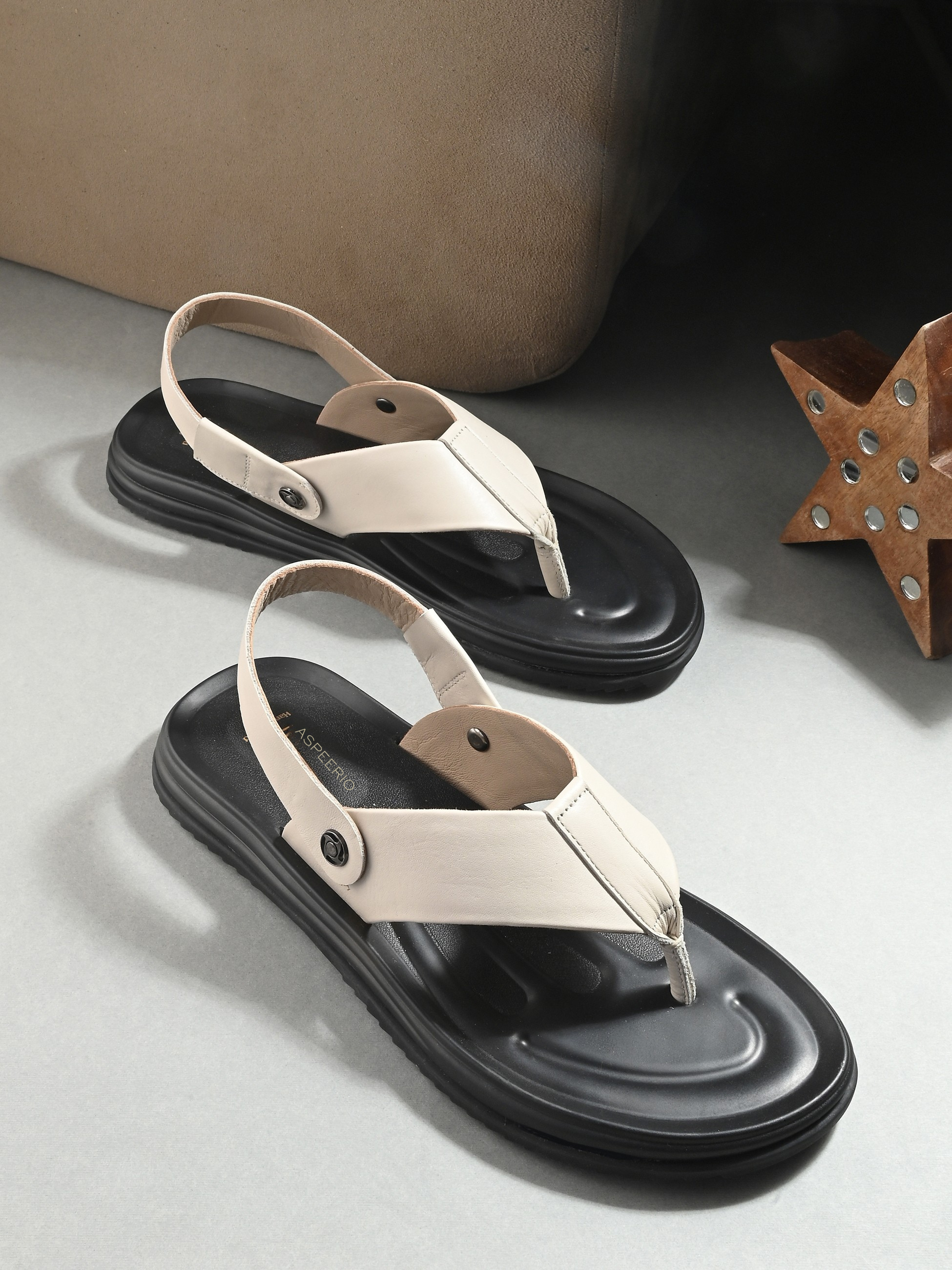 Comet Leather Sandals by Aspeerio