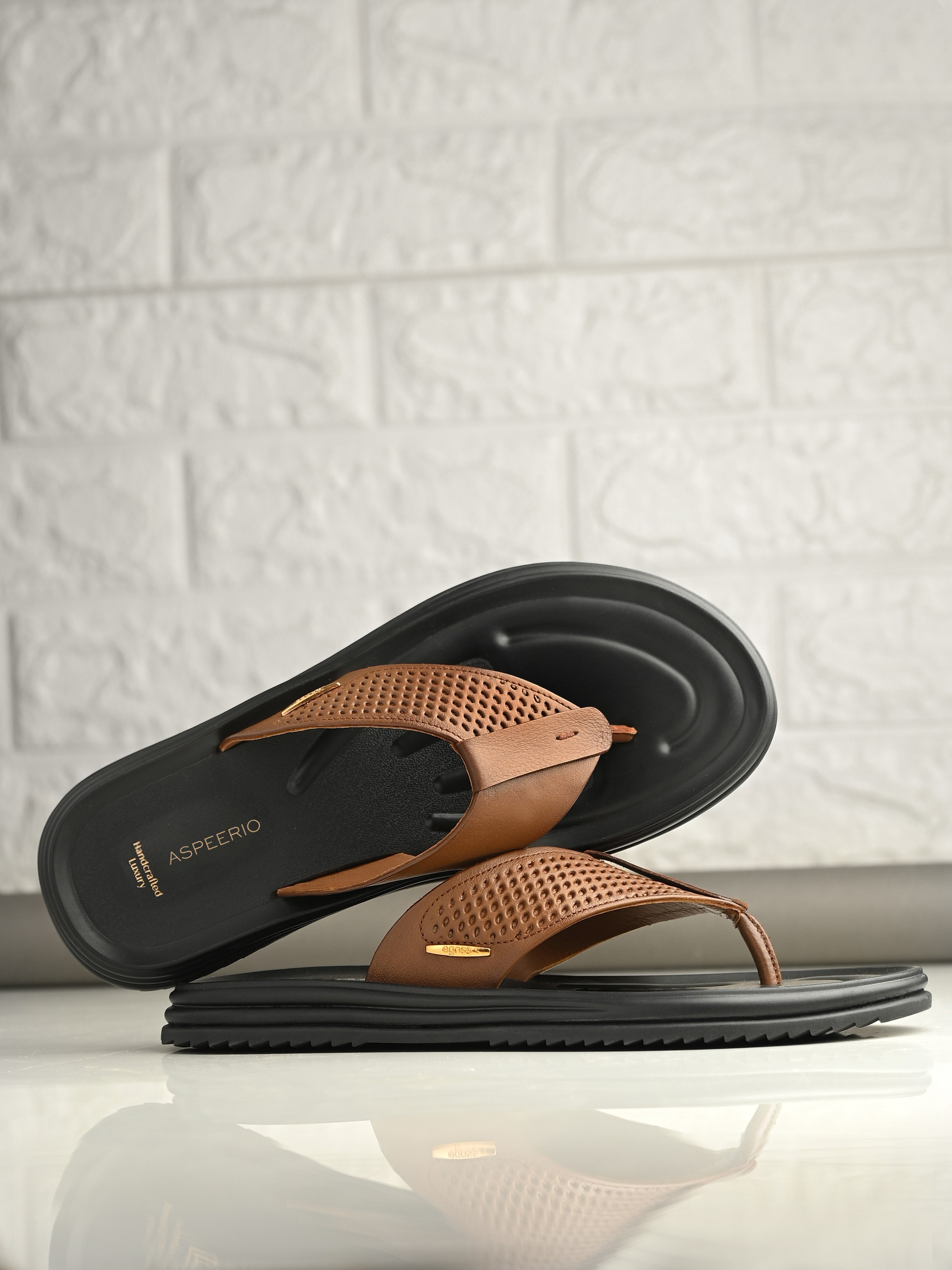 Comet Leather Slippers by Aspeerio