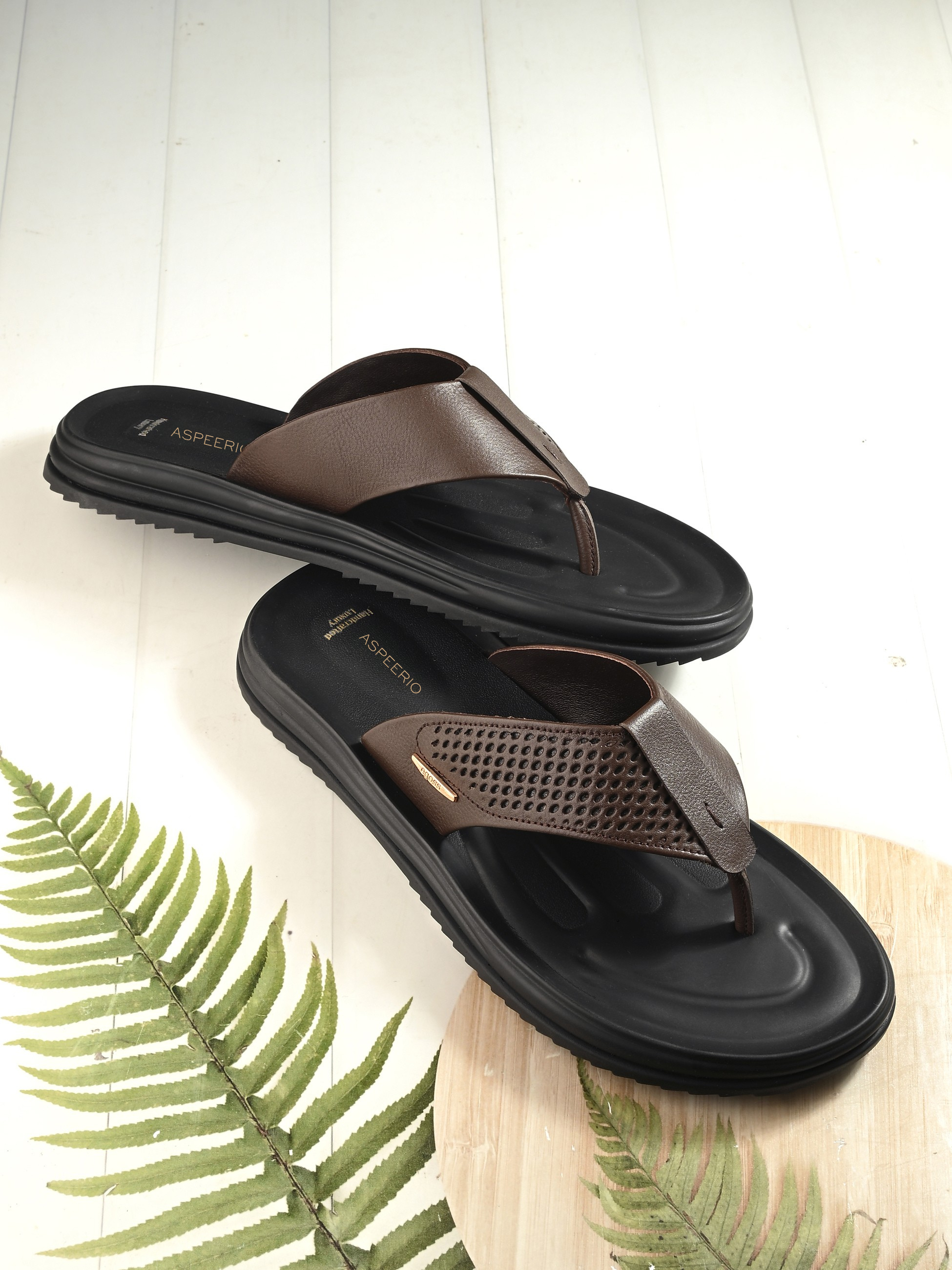 Comet Leather Slippers by Aspeerio