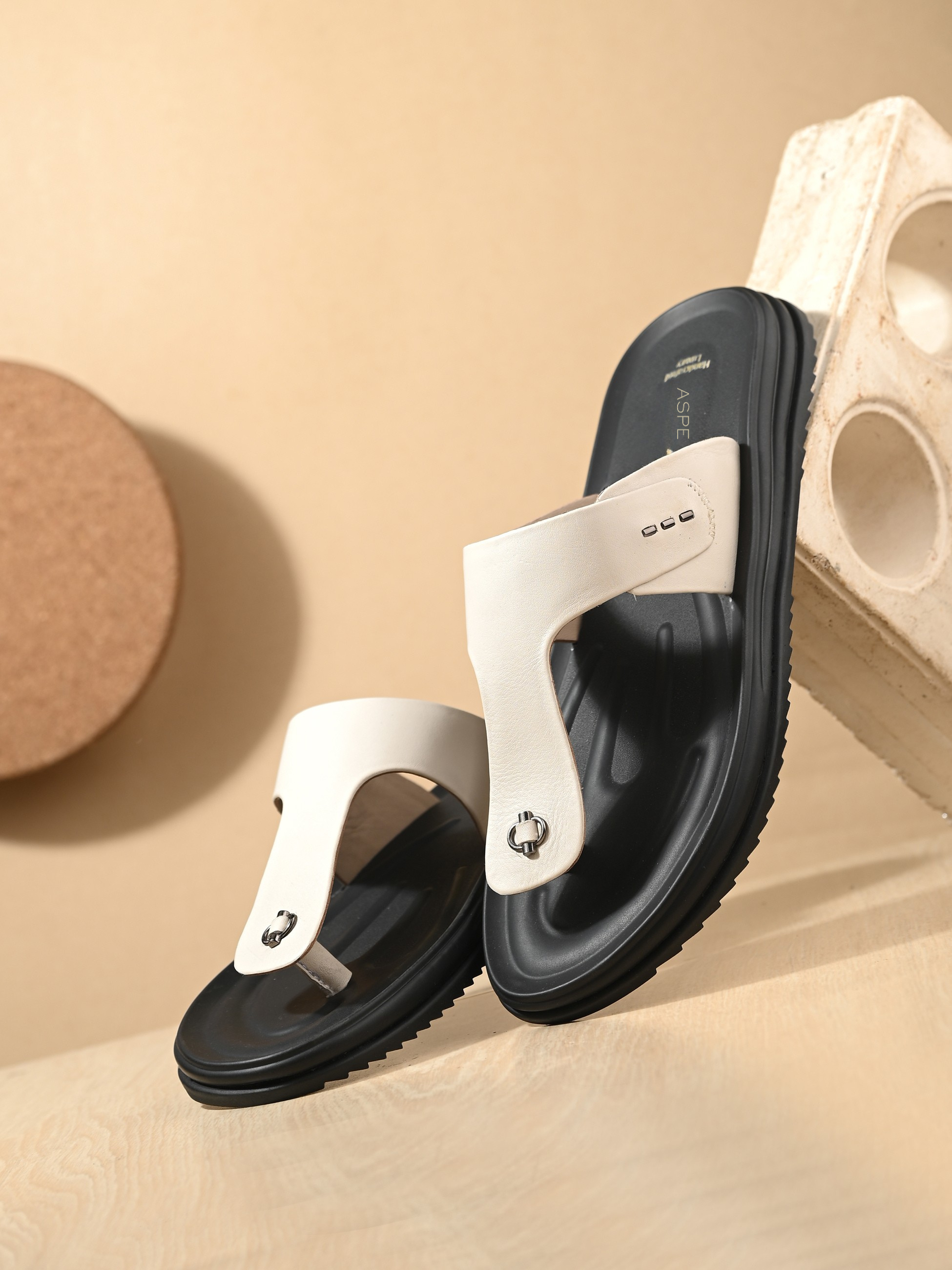 Comet Leather Slippers by Aspeerio