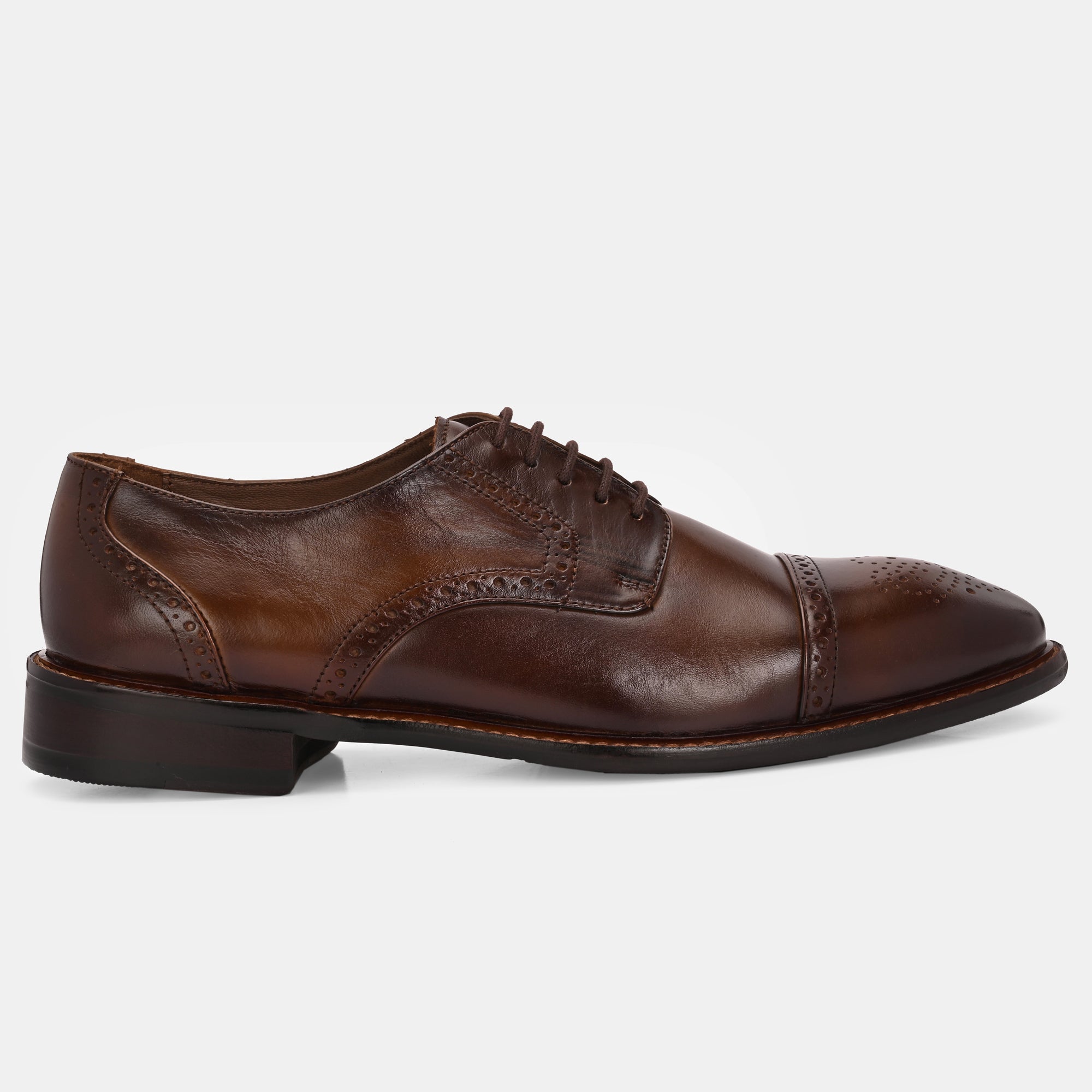 Spanish Lace-Up Brogues by Lafattio