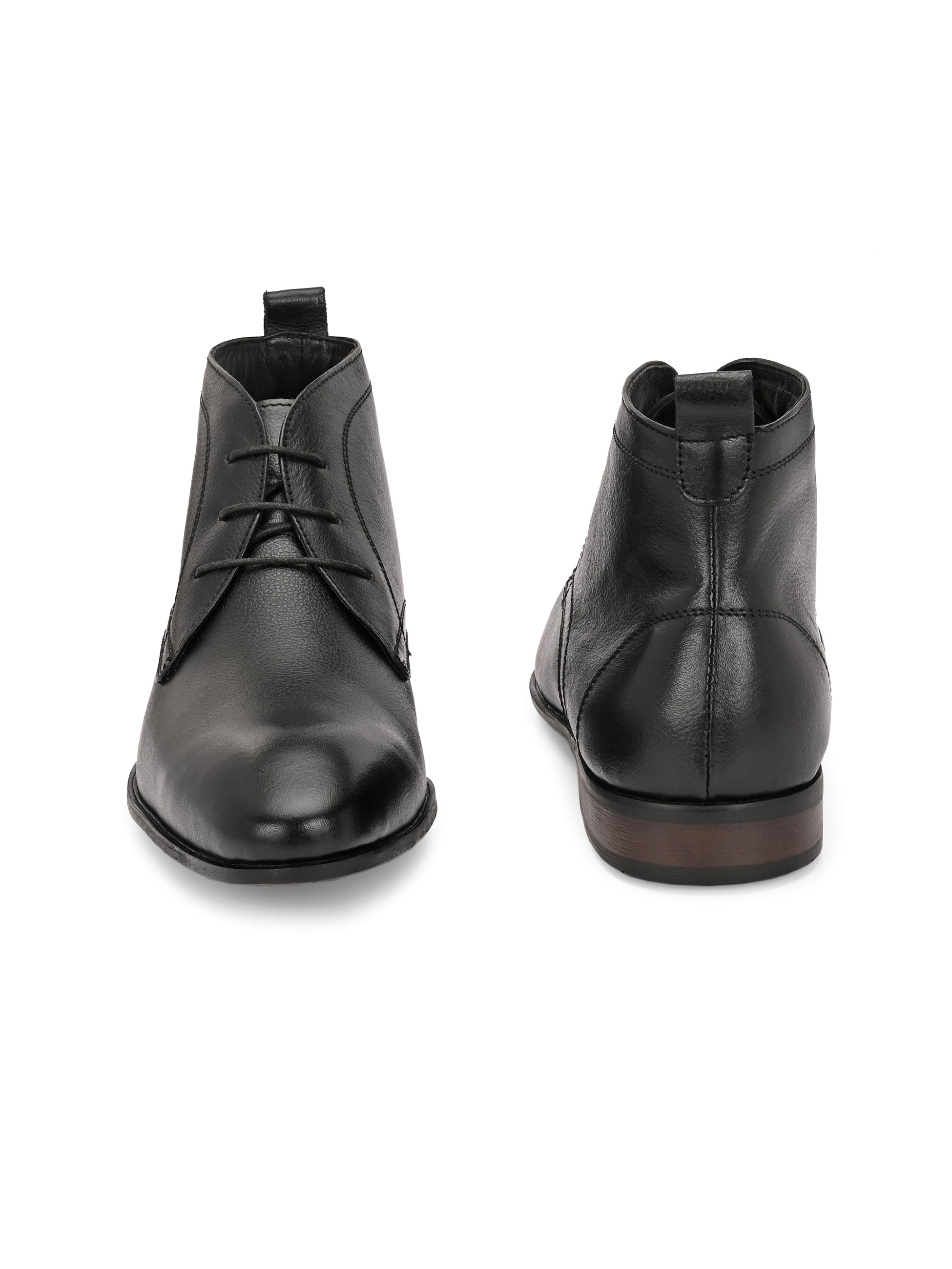 Rover Chukka Leather Boots by Aspeerio