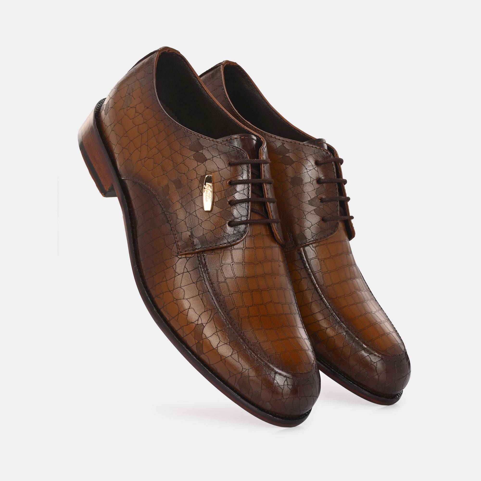Laser Engraved Lace-Up Shoes by Lafattio