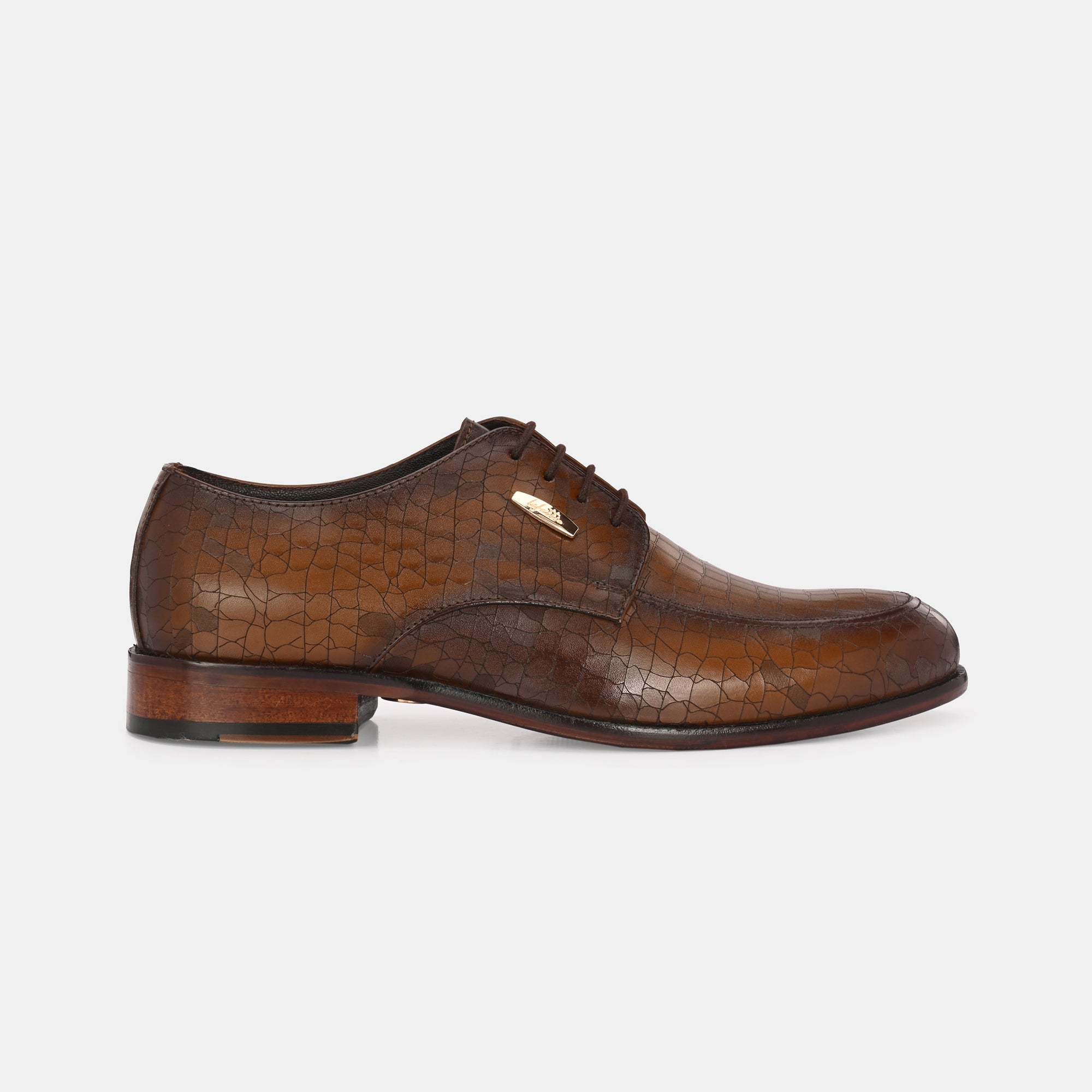 Laser Engraved Lace-Up Shoes by Lafattio