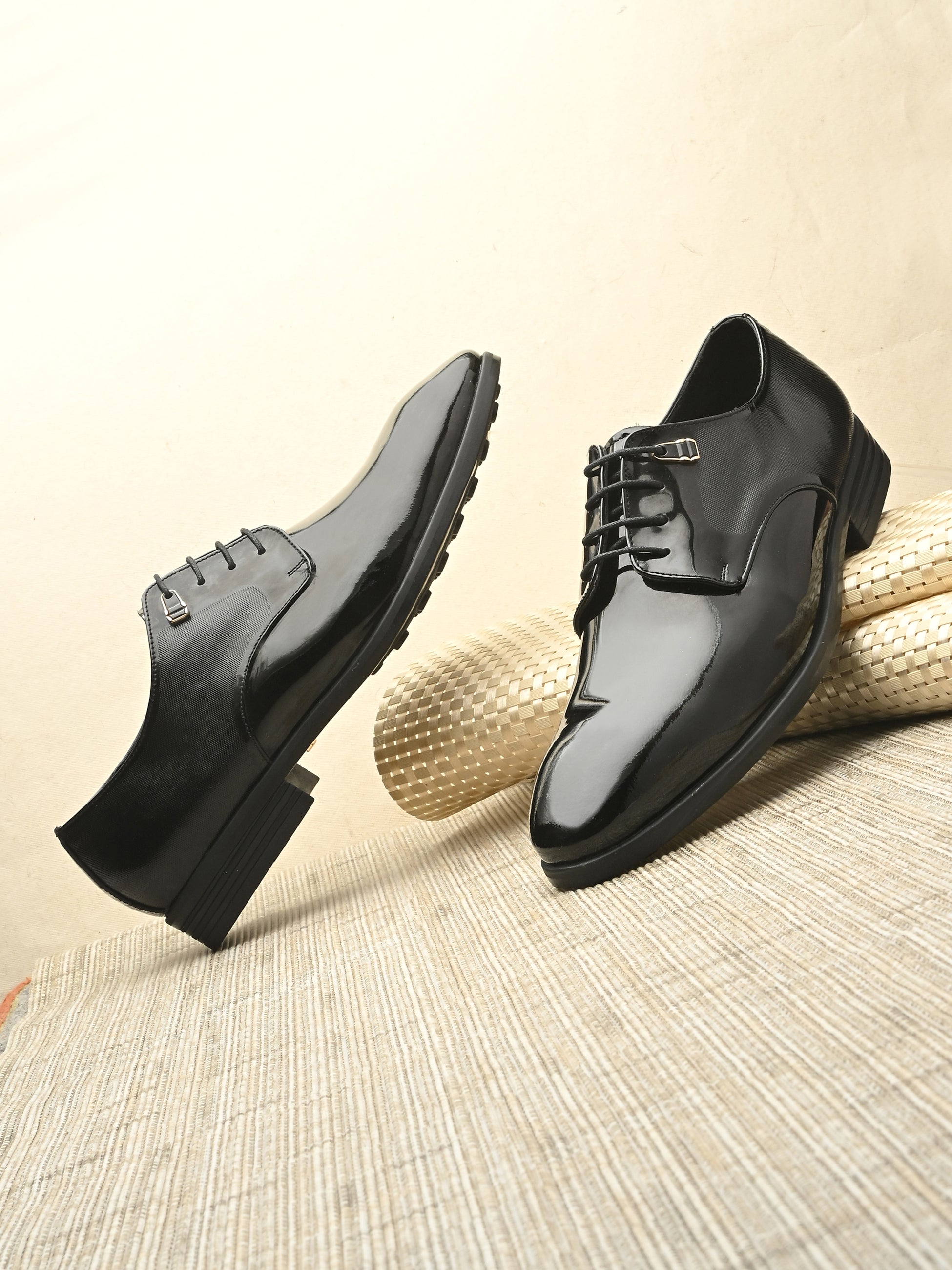Egoss Platinum Lace-Up Shoes For Men