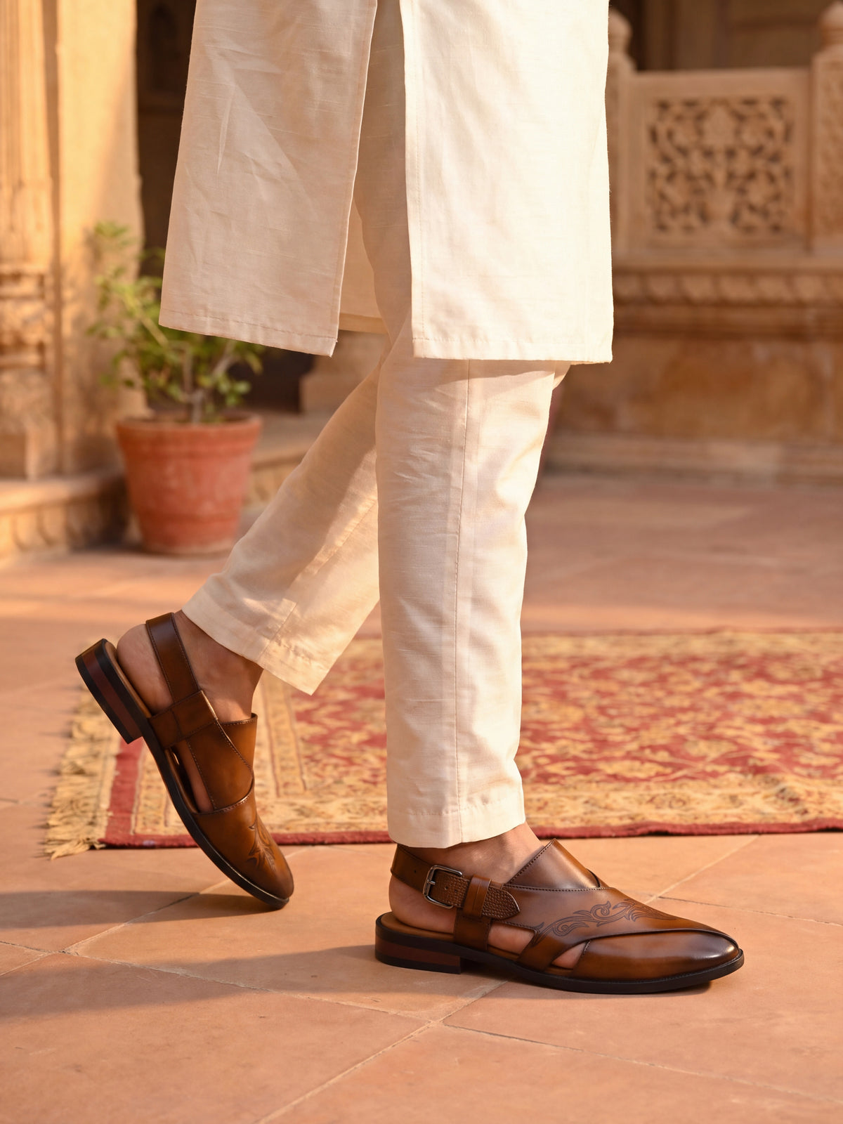 Handpainted Peshawari Sandals by Lafattio