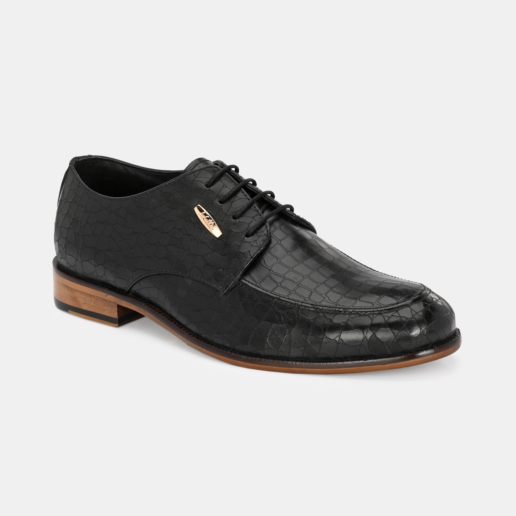 Laser Engraved Lace-Up Shoes by Lafattio
