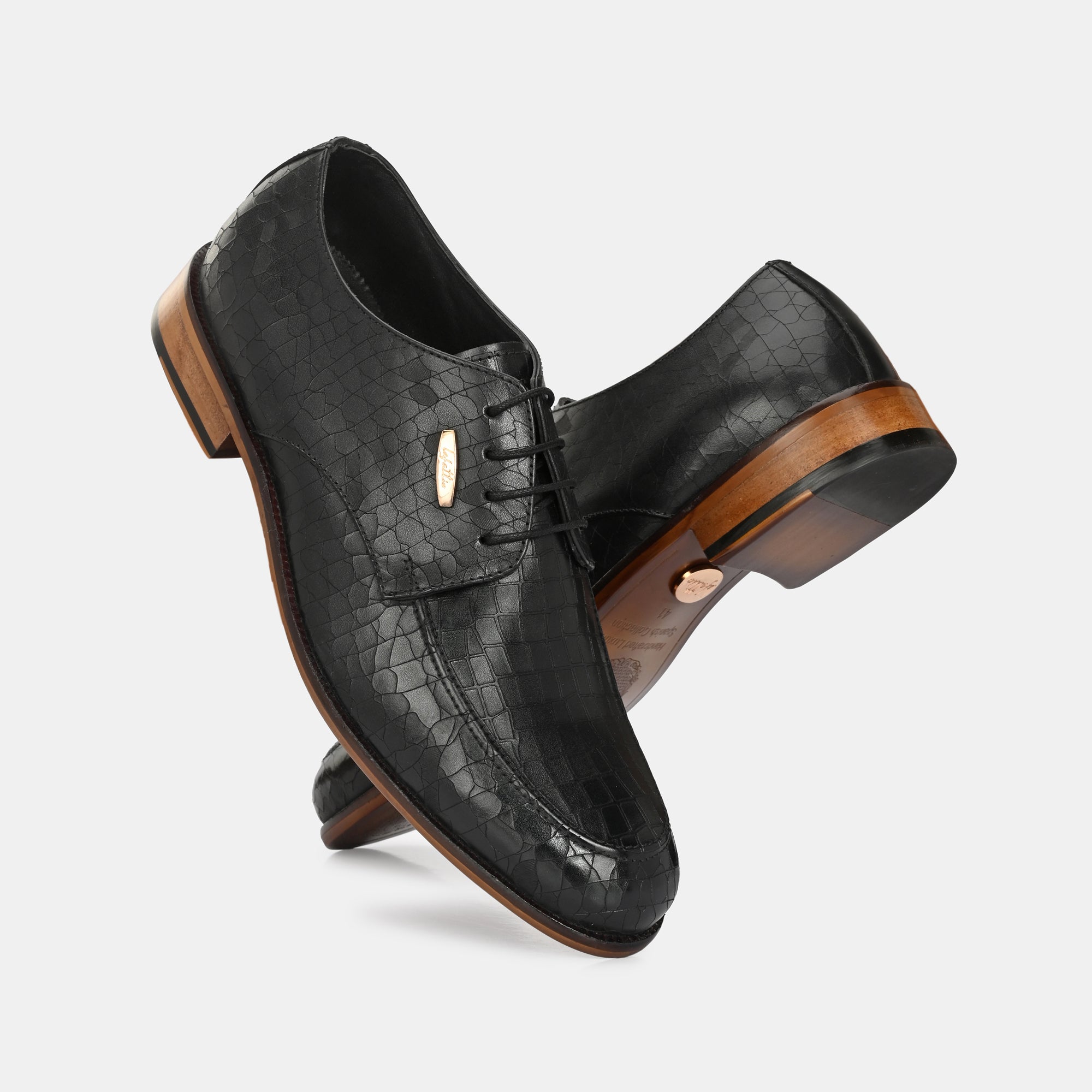 Laser Engraved Lace-Up Shoes by Lafattio