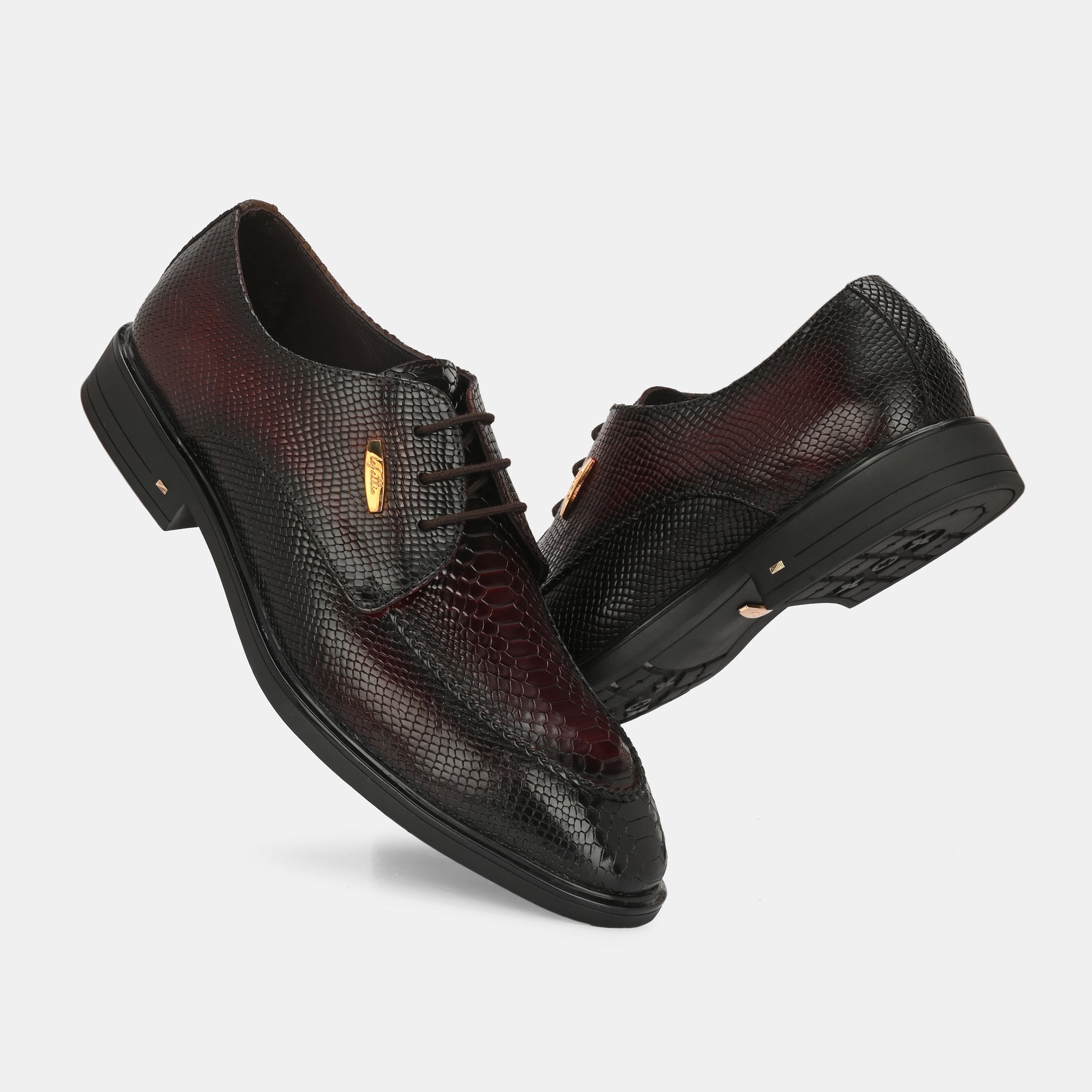 power textured lace up shoes