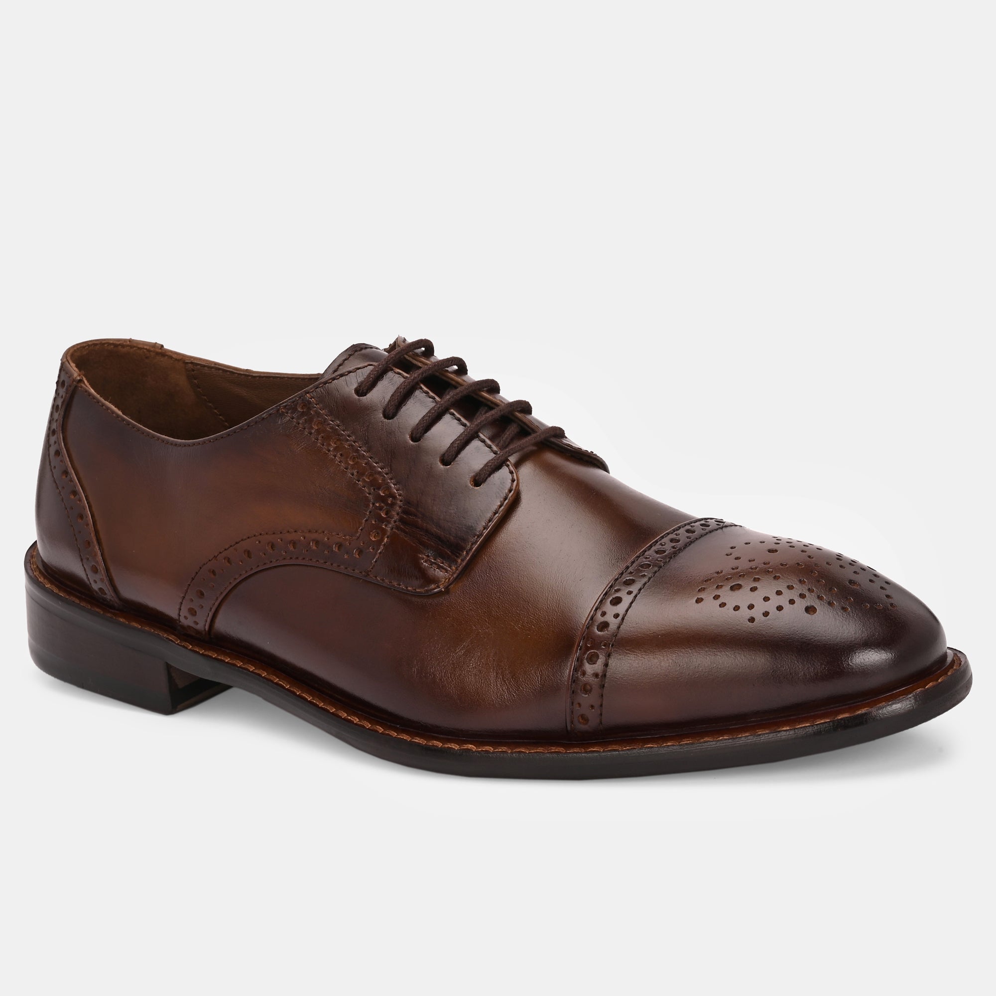 Spanish Lace-Up Brogues by Lafattio