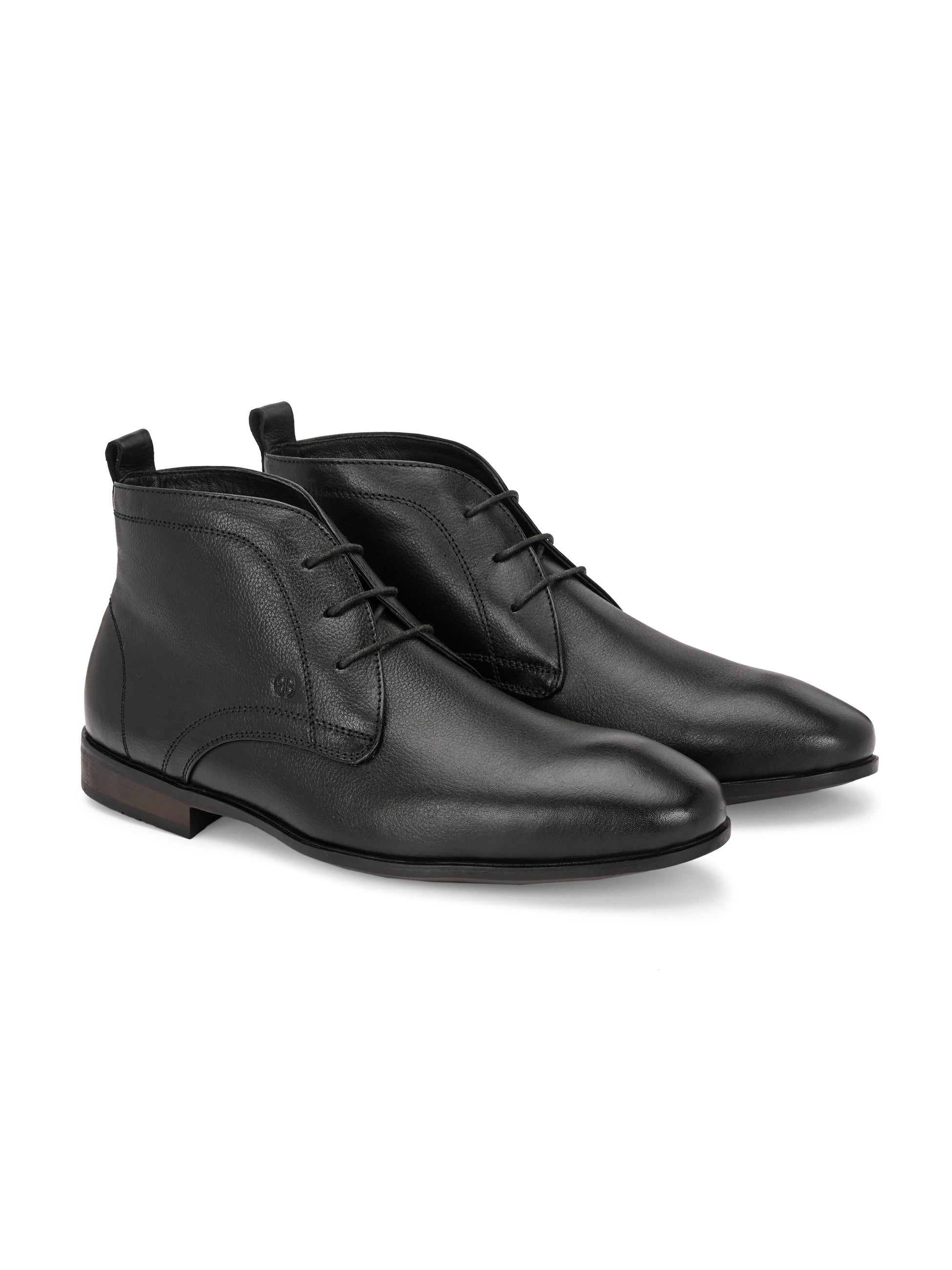 Rover Chukka Leather Boots by Aspeerio