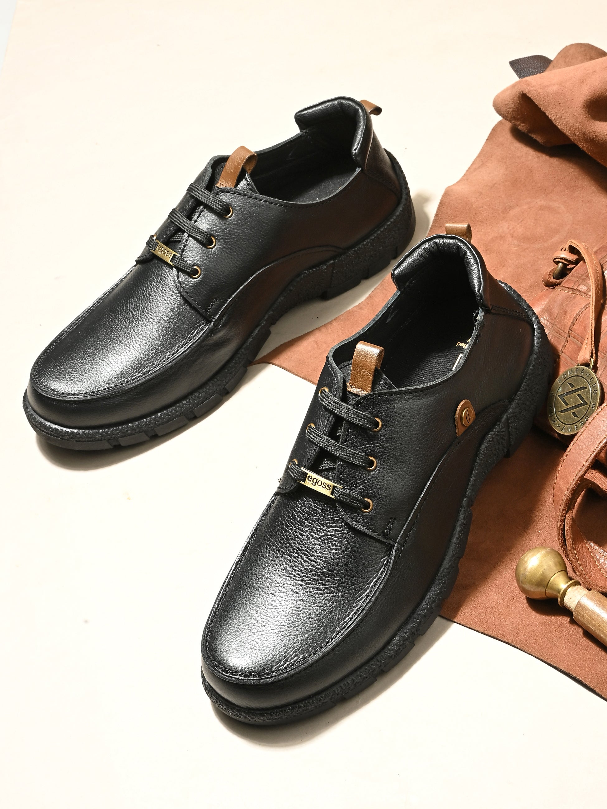 Mudtrail Lace-Up Shoes by Aspeerio