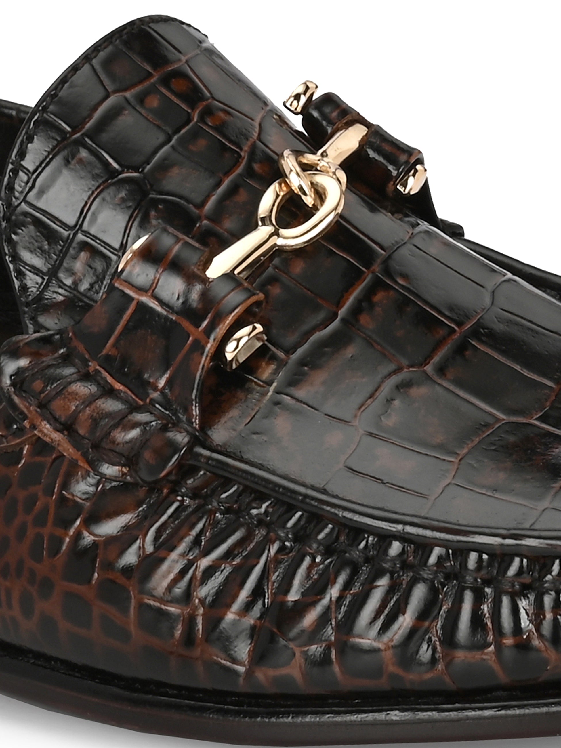 Textured Buckled Loafers by Lafattio