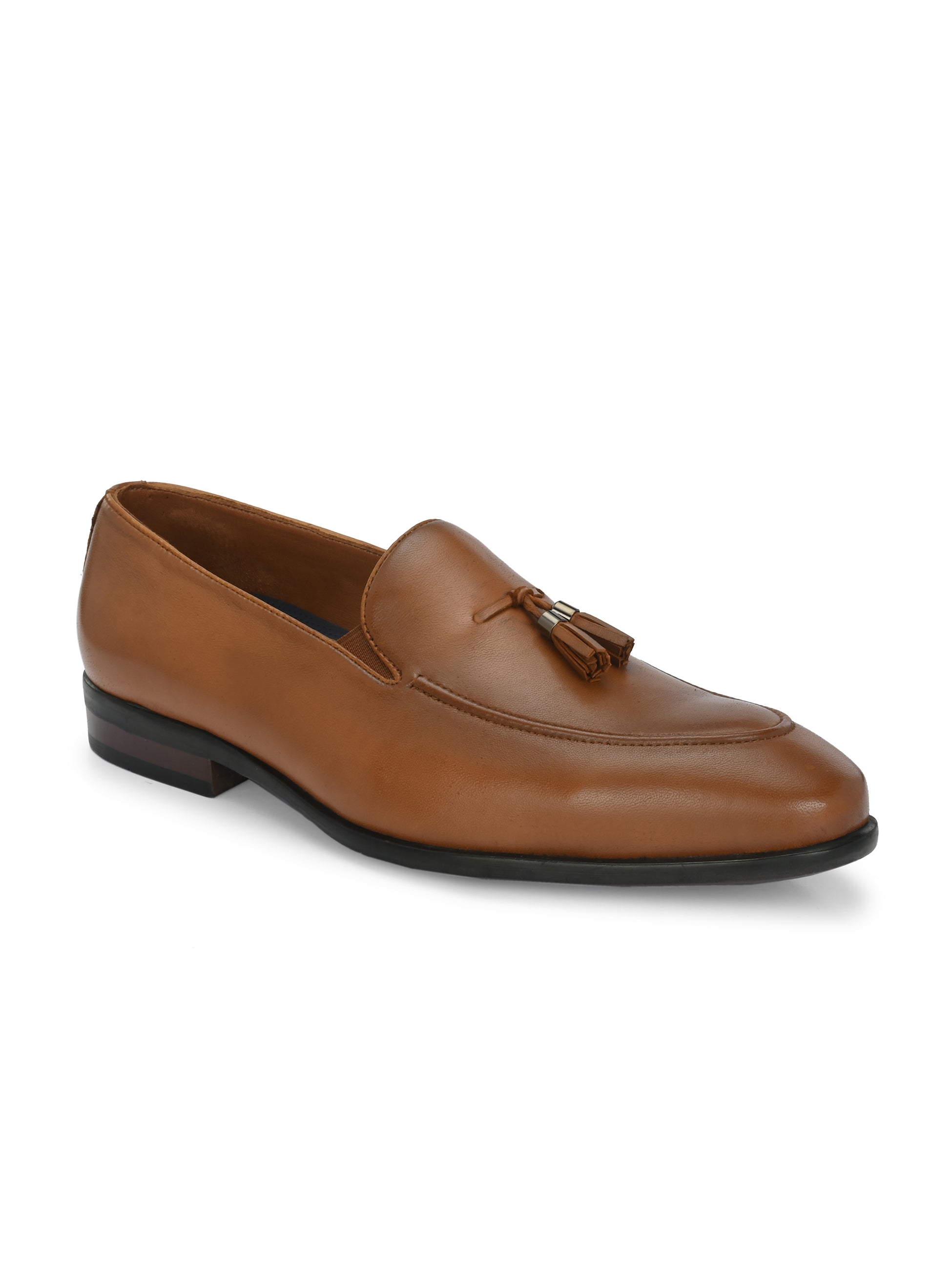 Rover Tassel Loafers by Aspeerio