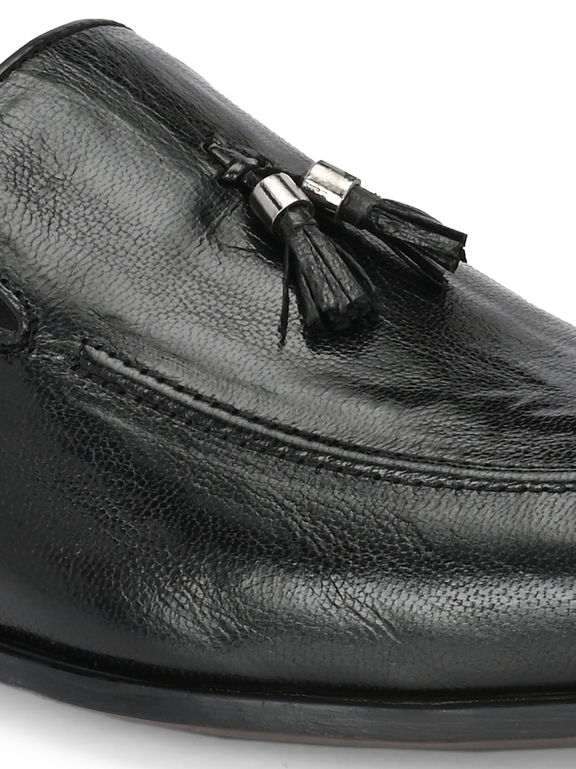 Rover Tassel Loafers by Aspeerio