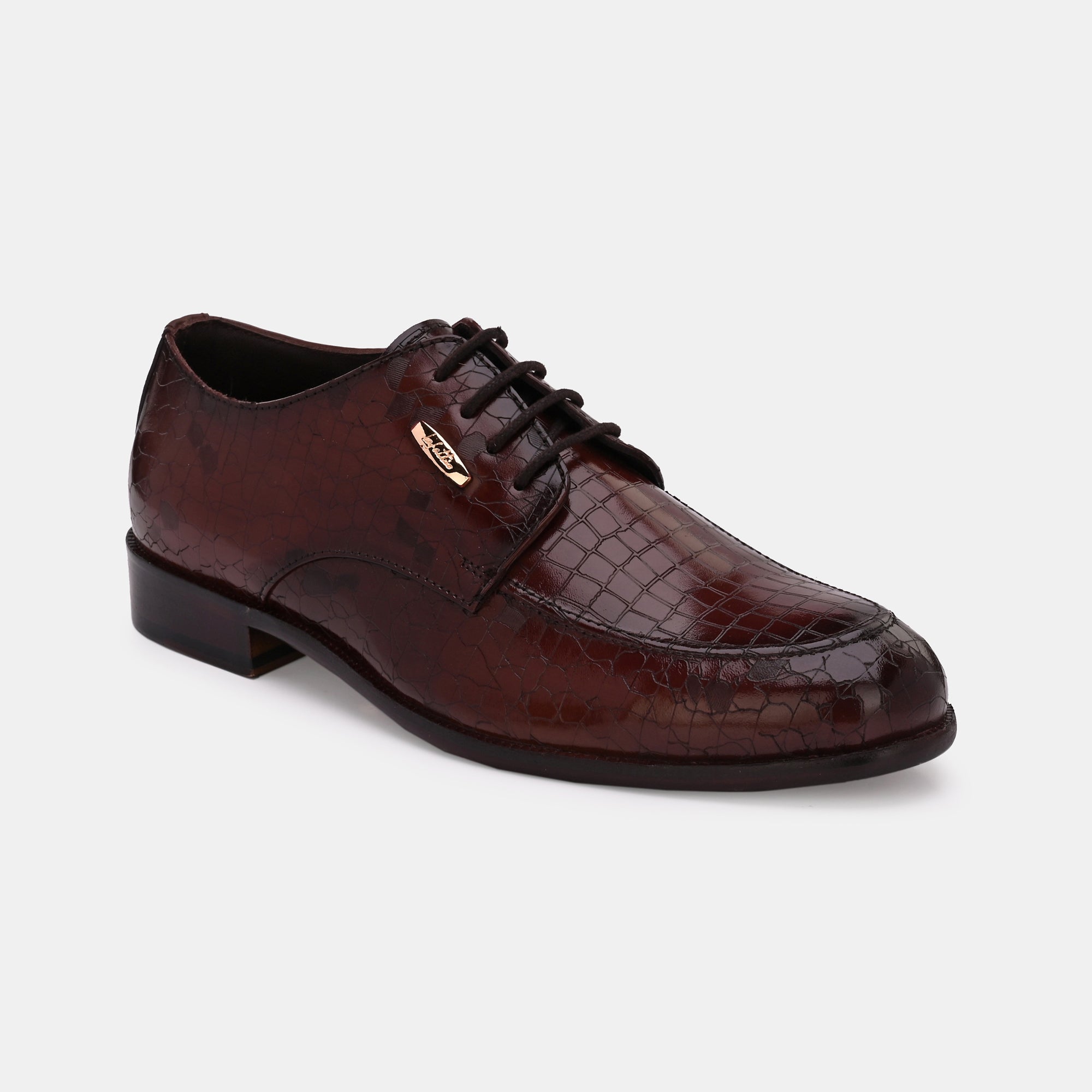 Laser Engraved Lace-Up Shoes by Lafattio