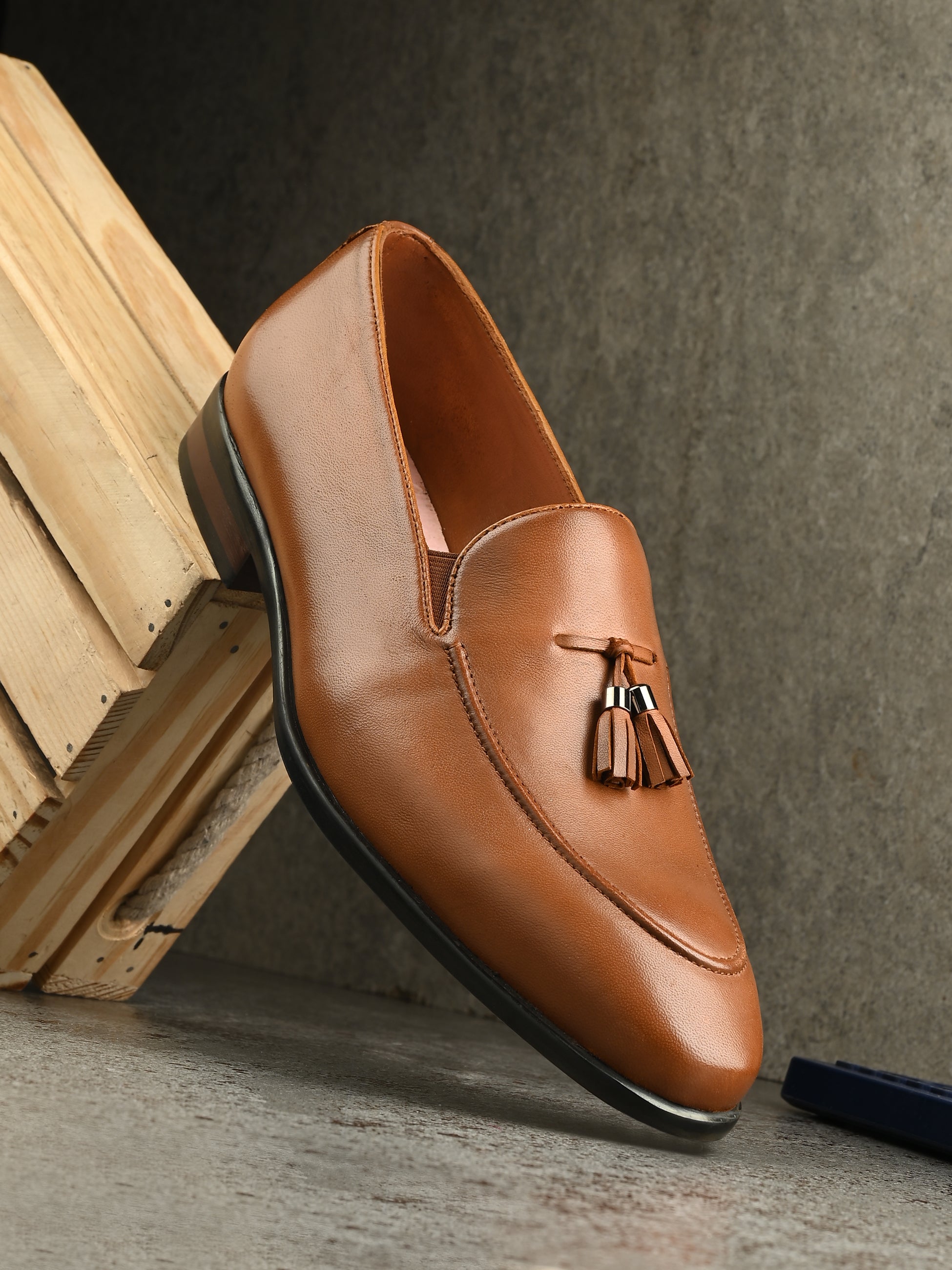 Rover Tassel Loafers by Aspeerio